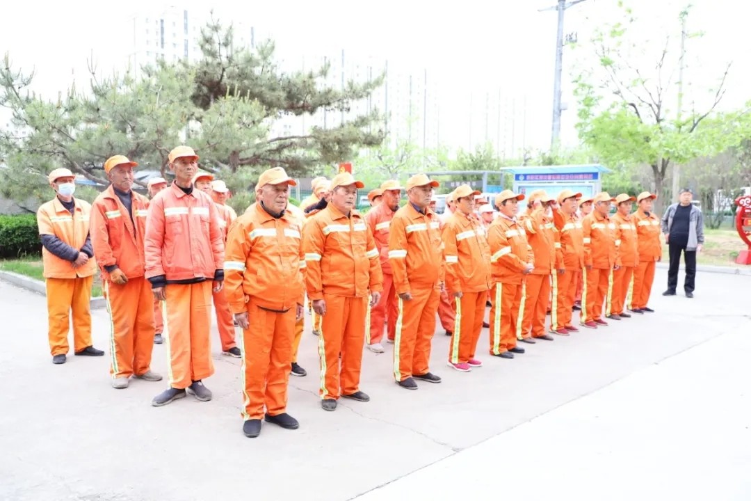 愛心傳遞 溫情捐贈—長田實(shí)業(yè)向環(huán)衛(wèi)工人捐贈環(huán)衛(wèi)服裝1200余套 愛心傳遞 溫情捐贈—長田實(shí)業(yè)向環(huán)衛(wèi)工人捐贈環(huán)衛(wèi)服裝1200余套