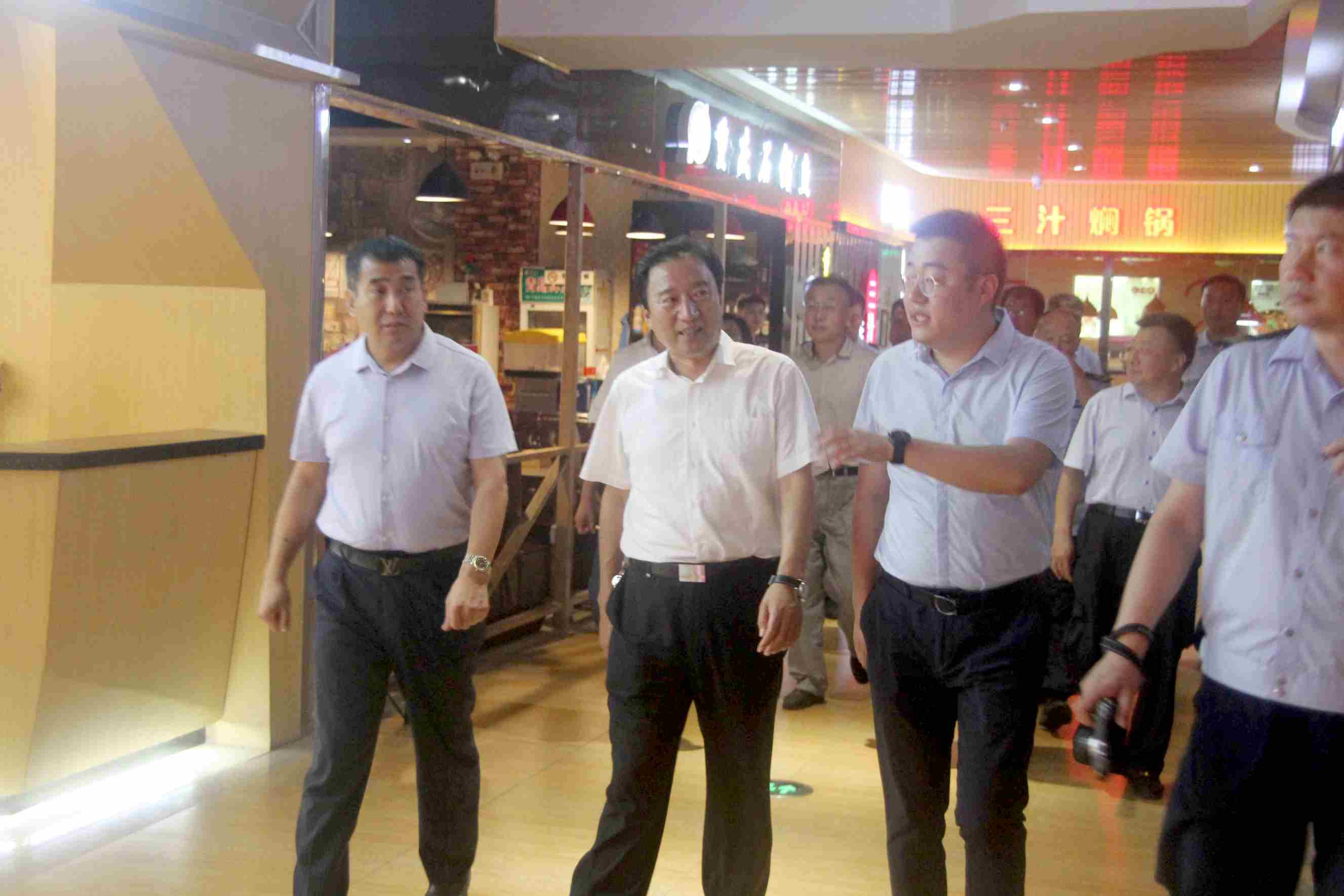 【長(zhǎng)田動(dòng)態(tài)】副區(qū)長(zhǎng)白寶強(qiáng)蒞臨長(zhǎng)田實(shí)業(yè)檢查指導(dǎo)安全工作